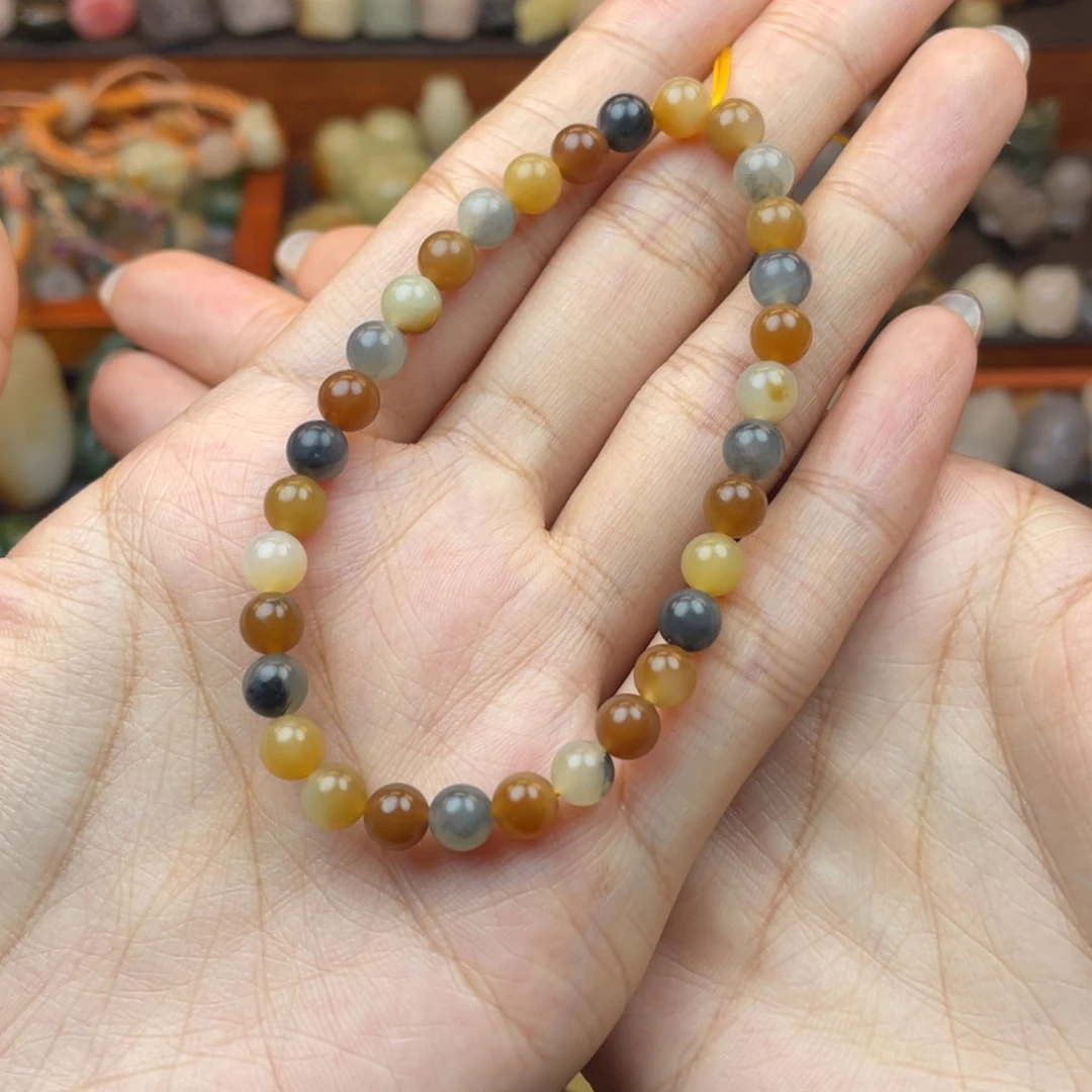 和田玉未镶嵌颈饰鲸*?