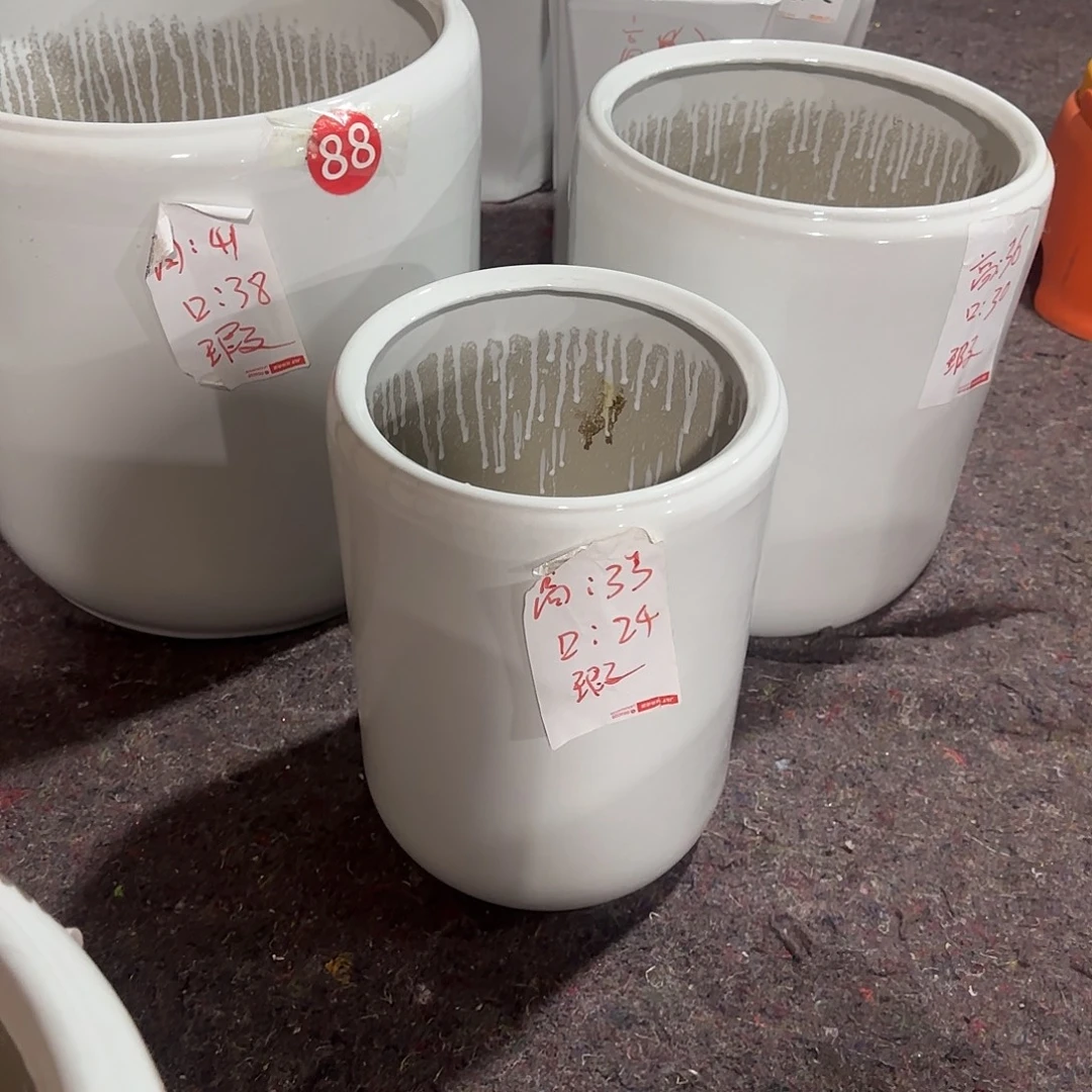 直筒白色一套三个花盆