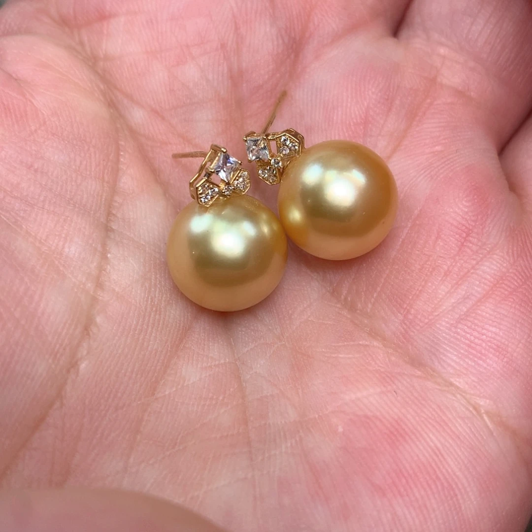 海水珍珠耳饰18K金镶嵌