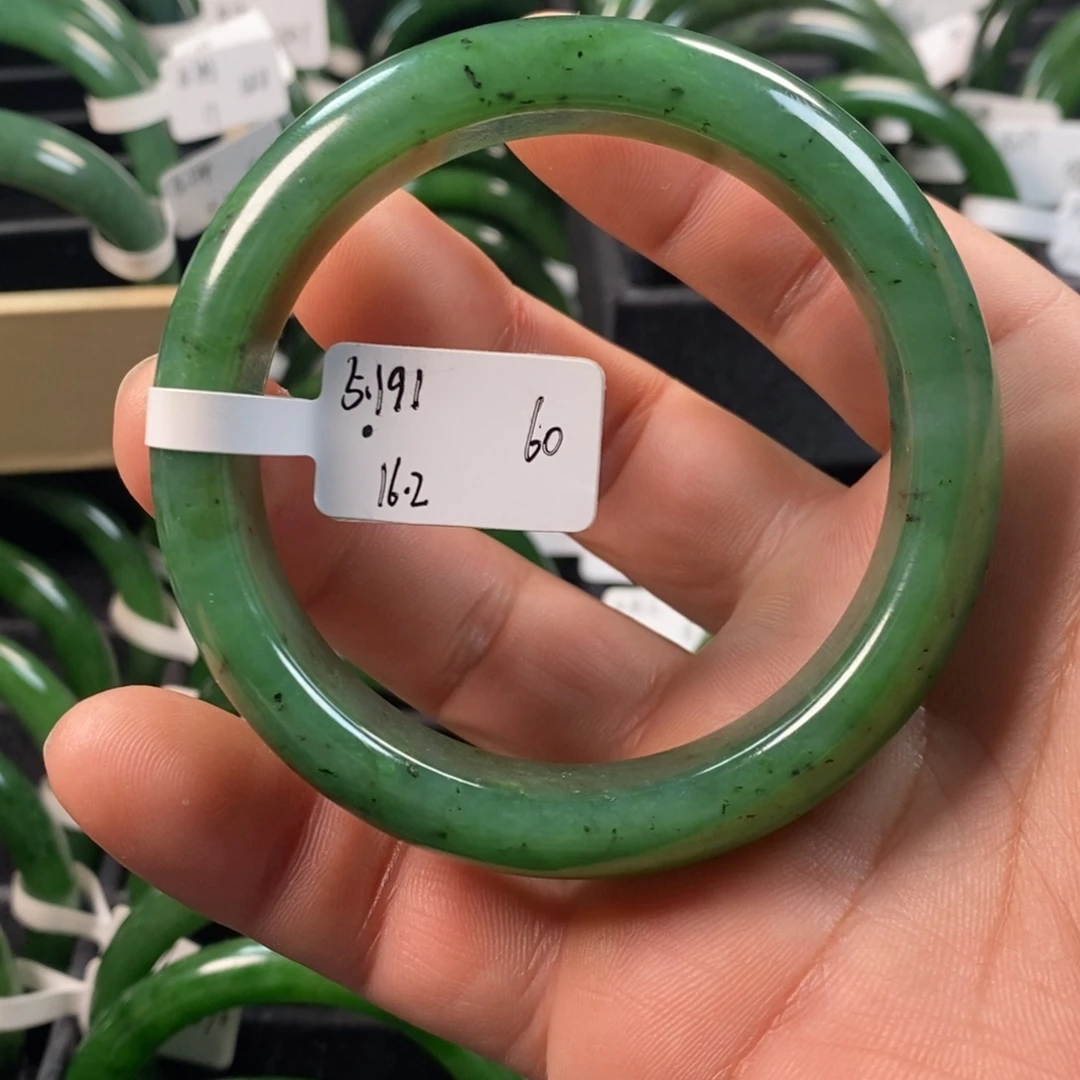 和田玉（碧玉）未镶嵌手镯有瑕疵60