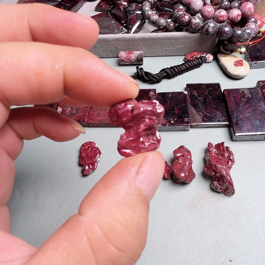 随*天然朱砂辰石吊坠