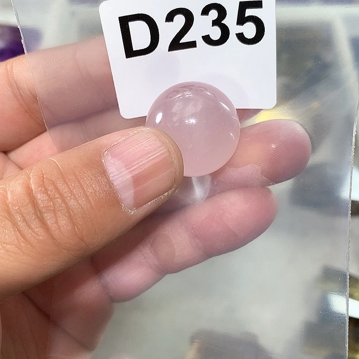 芙蓉石天然水晶球D235未镶嵌兔*?