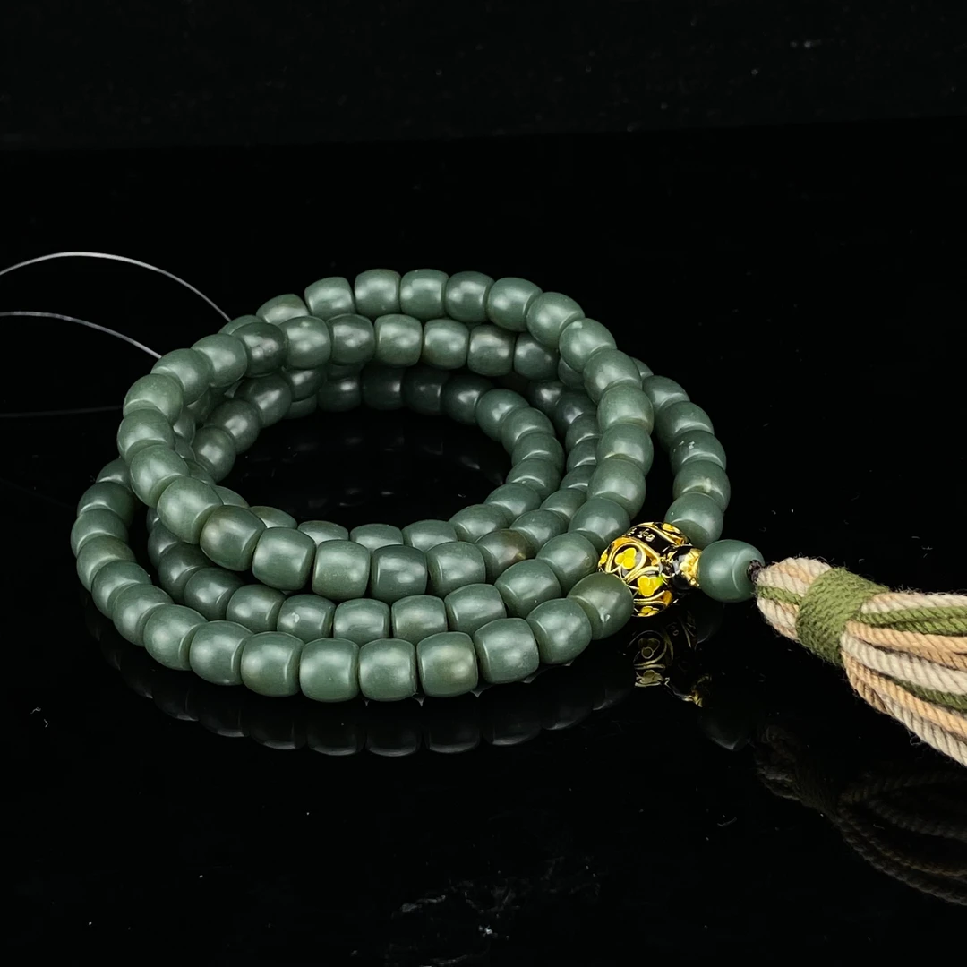 EW19018HC 和田玉 我见青山多妩媚/朵云轩