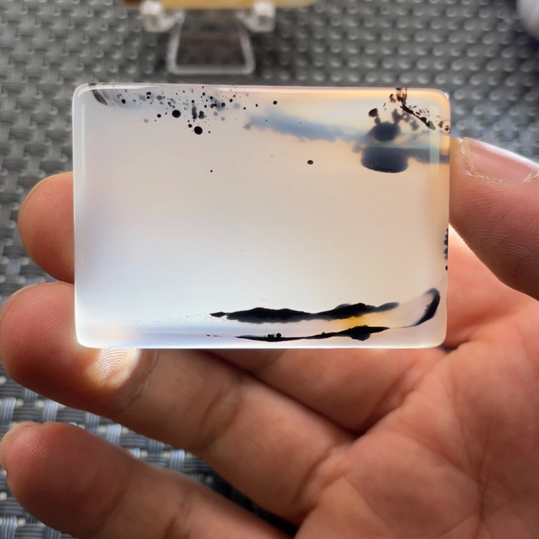 未镶嵌颈饰玛瑙/玉髓阳**?