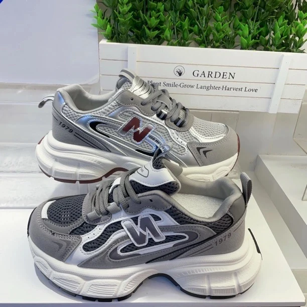 新疆包邮新款时尚百搭运动风透气运动风老爹鞋