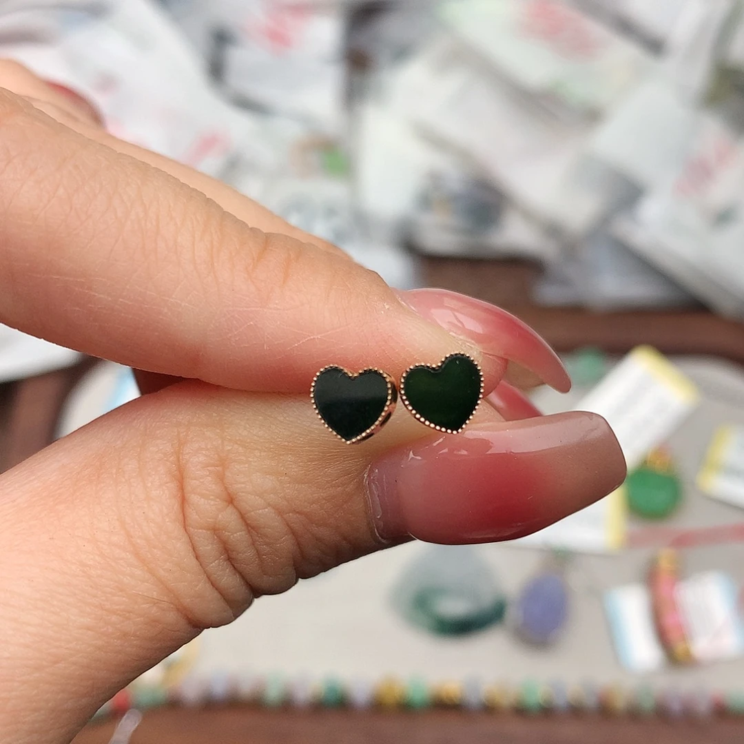 佩***翡翠18K金镶嵌挂件