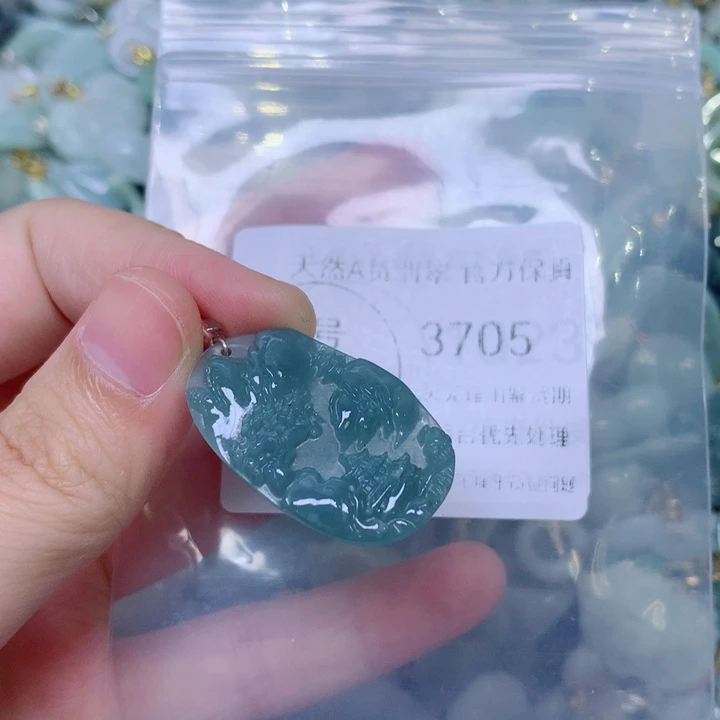 吊坠(不含链)未镶嵌翡翠