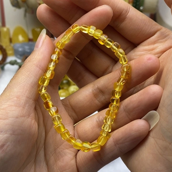 蜜蜡未镶嵌裸石尺寸5，个别微瑕