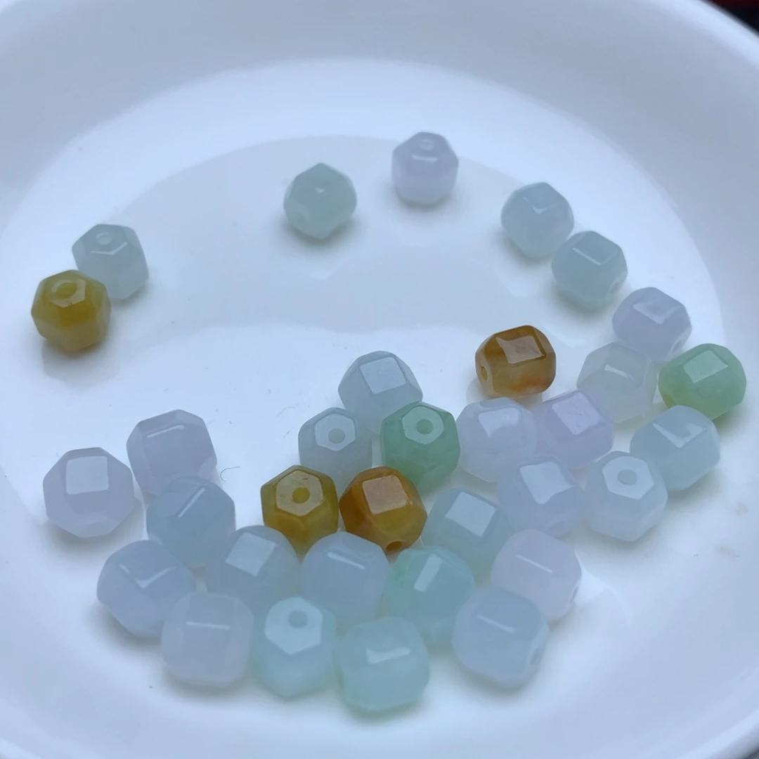 【闪购商品】翡翠手链未镶嵌卡6.3六棱珠33个