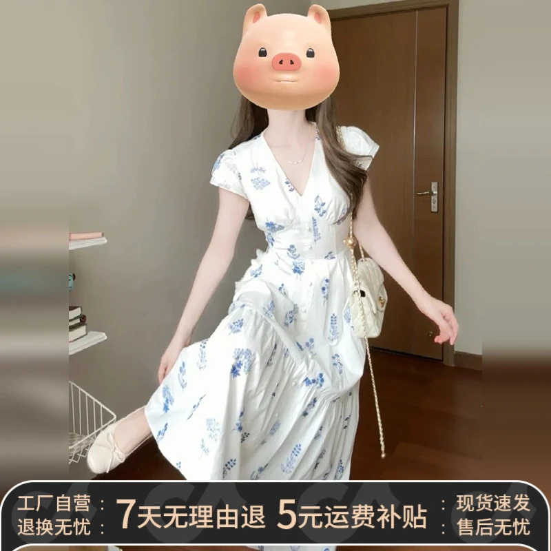 夏季2025新款白色v领碎花连衣裙子女小个子法式气质收腰显瘦长裙
