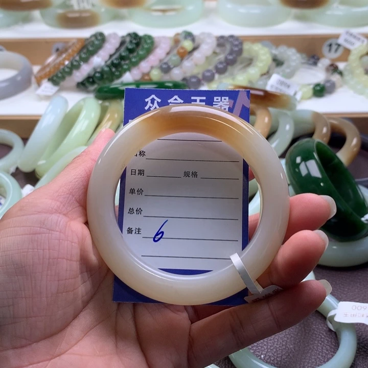 和田玉未镶嵌手镯