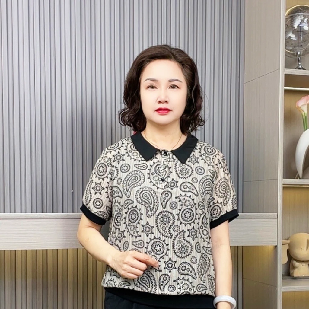 薄款翻领夏季短袖常规碎花纽扣中老年女装显时尚瘦妈妈装小衫