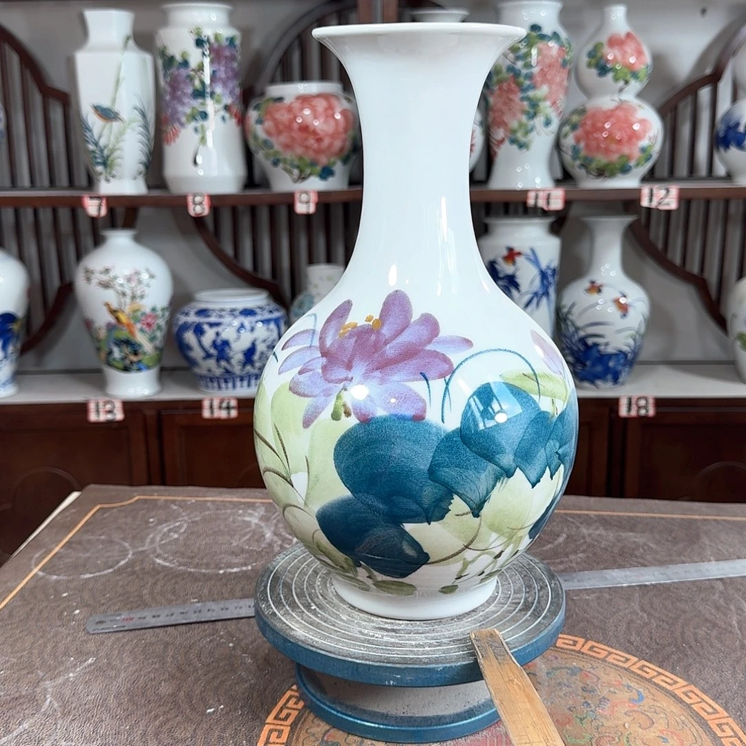 摆件景德镇陶瓷赏紫荷