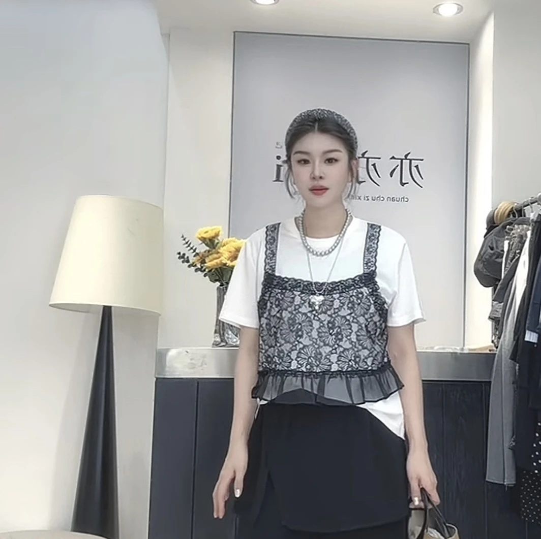 花朵蕾丝拼接假两件设计款T恤