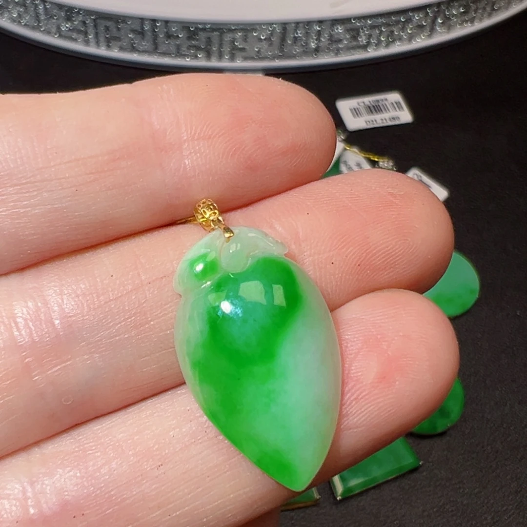 翡翠18K金镶嵌颈饰翡翠