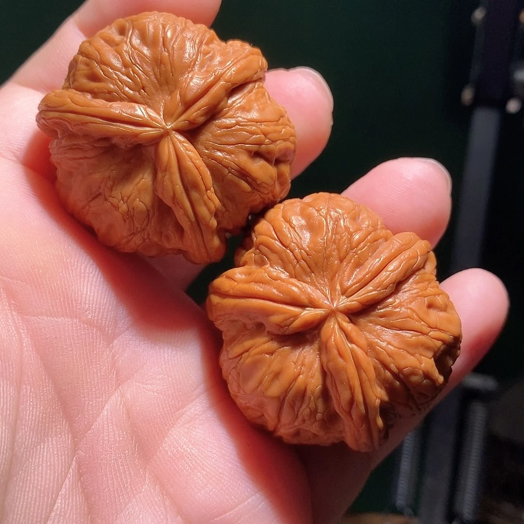 S****文玩核桃把件42.5元宝三棱