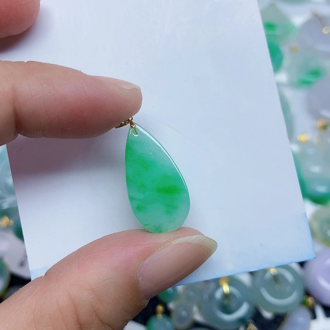 翡翠18K金镶嵌颈饰35678