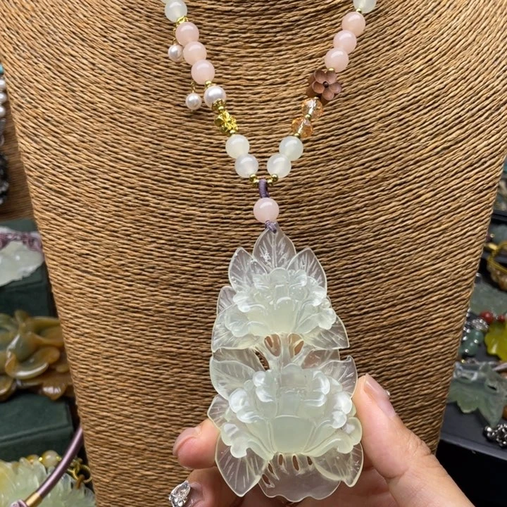 蛇纹石玉未镶嵌吊坠