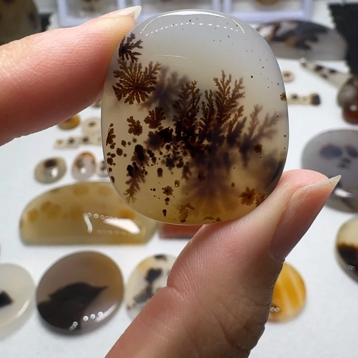 玛瑙/玉髓未镶嵌珠宝奇石