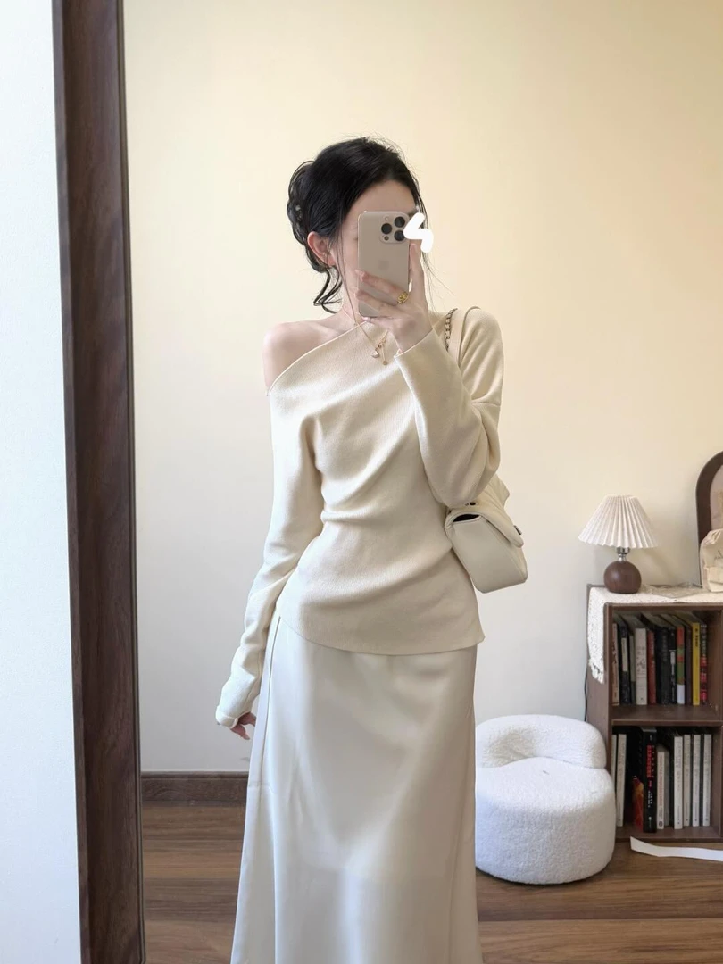 2025春季新款法式高级感修身露肩针织上衣高腰显瘦半身裙潮套装女