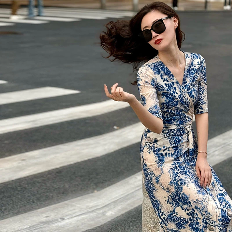 IULV●原创法式性感蓝白豹纹印花连衣裙帝政风显瘦一片式裹身裙女