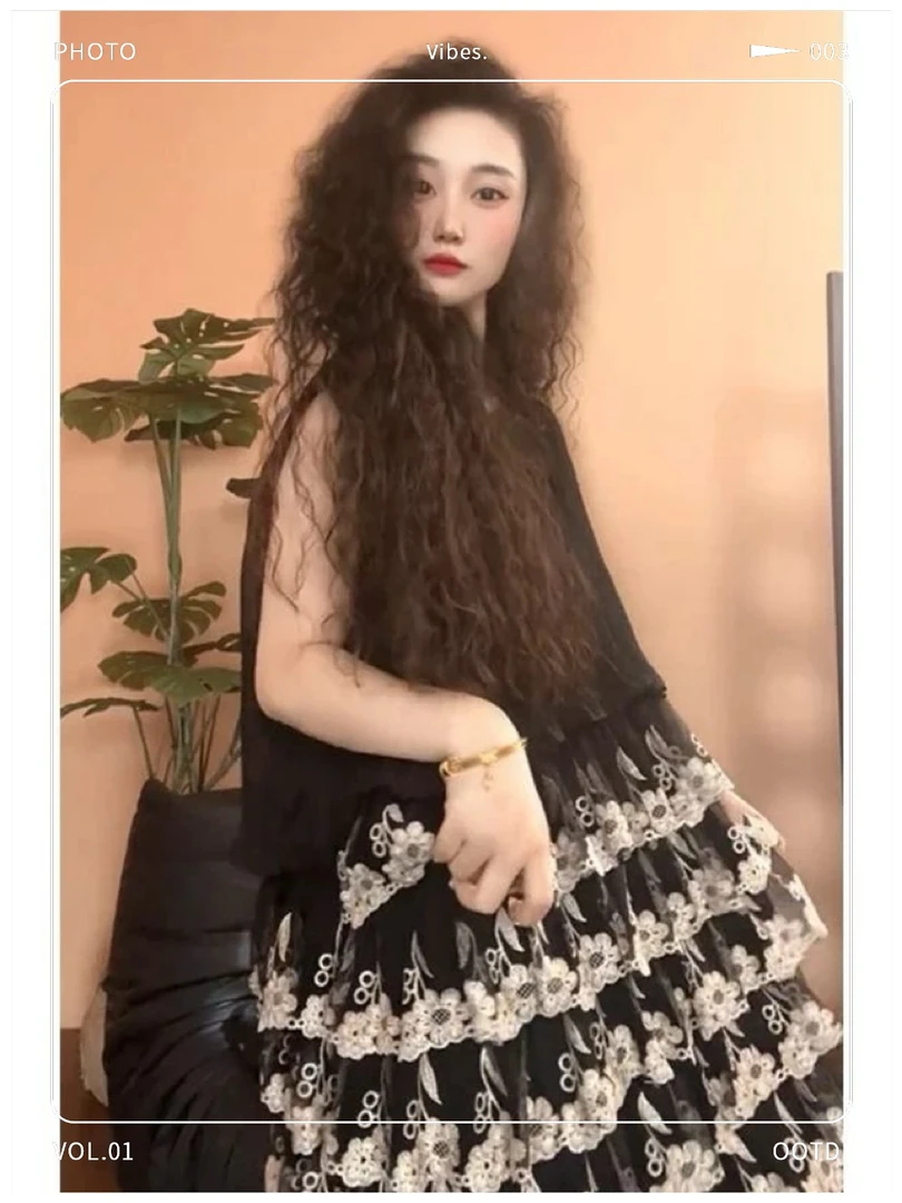 设计款小众显瘦拼接无袖连衣裙2025夏季新款洋气休闲减龄圆领中裙