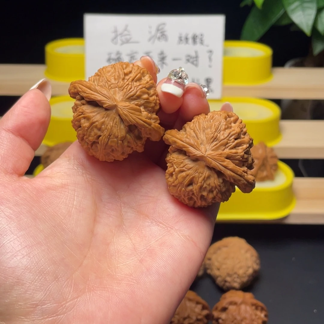 文玩核桃把件42微修闷白