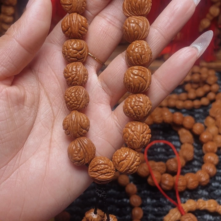 木质类龙纹桃枭挂件