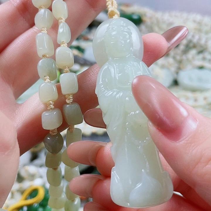 颈饰未镶嵌和田玉