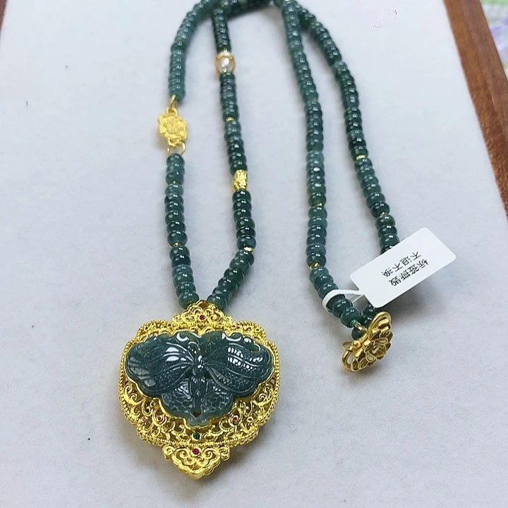 翡翠颈饰未镶嵌吊坠