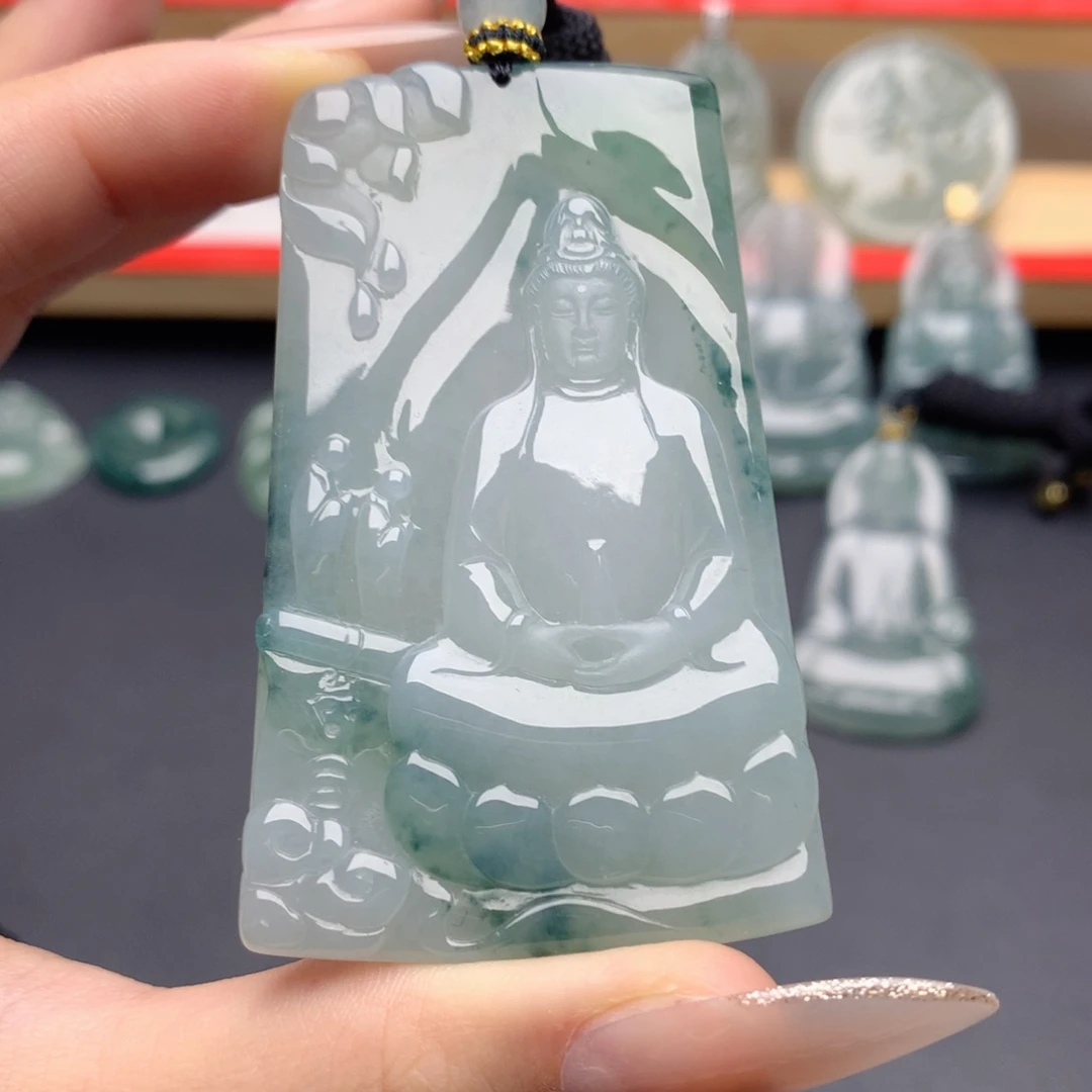 翡翠未镶嵌颈饰素衣观音