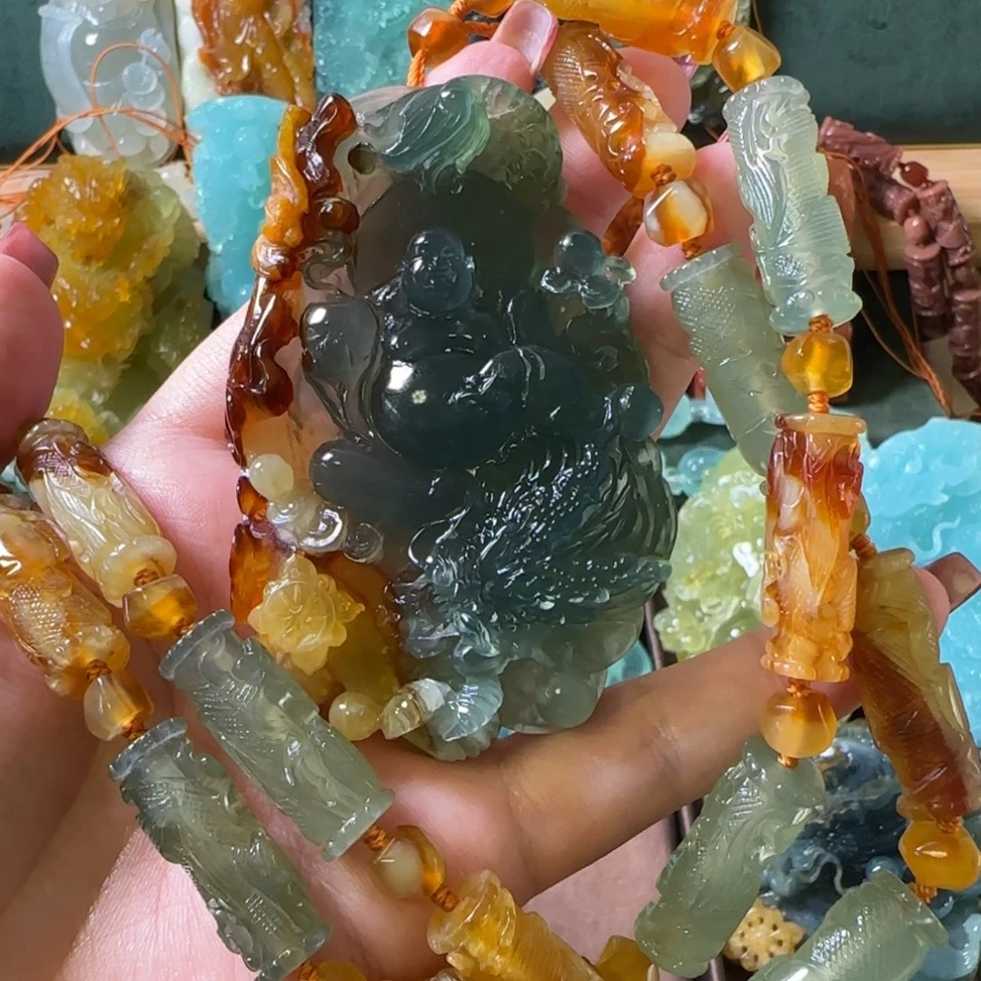 销***袋岫玉未镶嵌颈饰佛