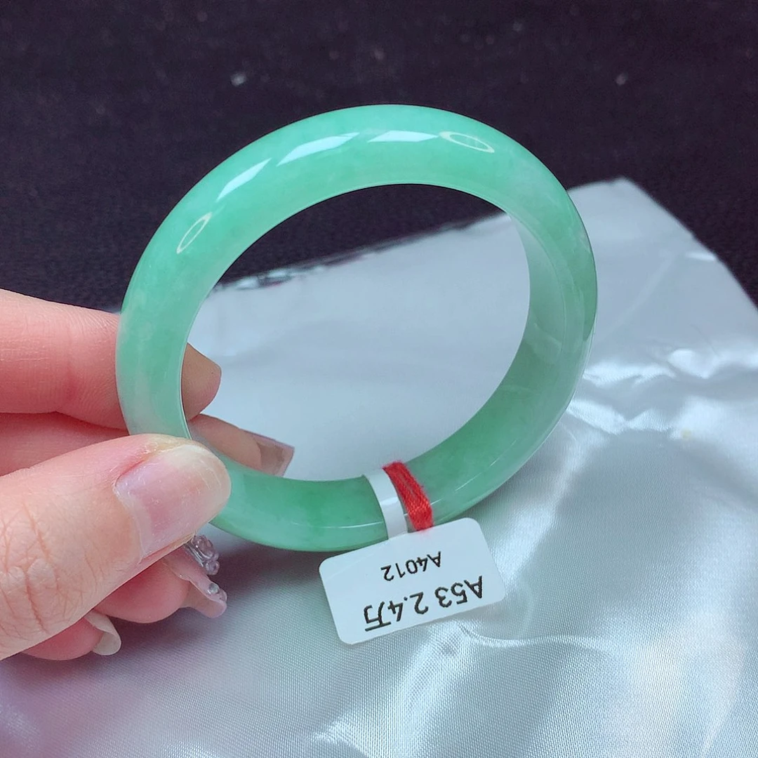 翡翠手镯未镶嵌手镯53