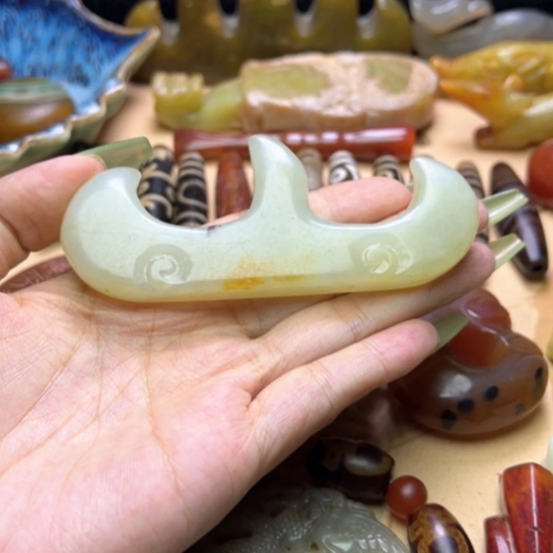 【闪购商品】蛇纹石玉未镶嵌颈饰