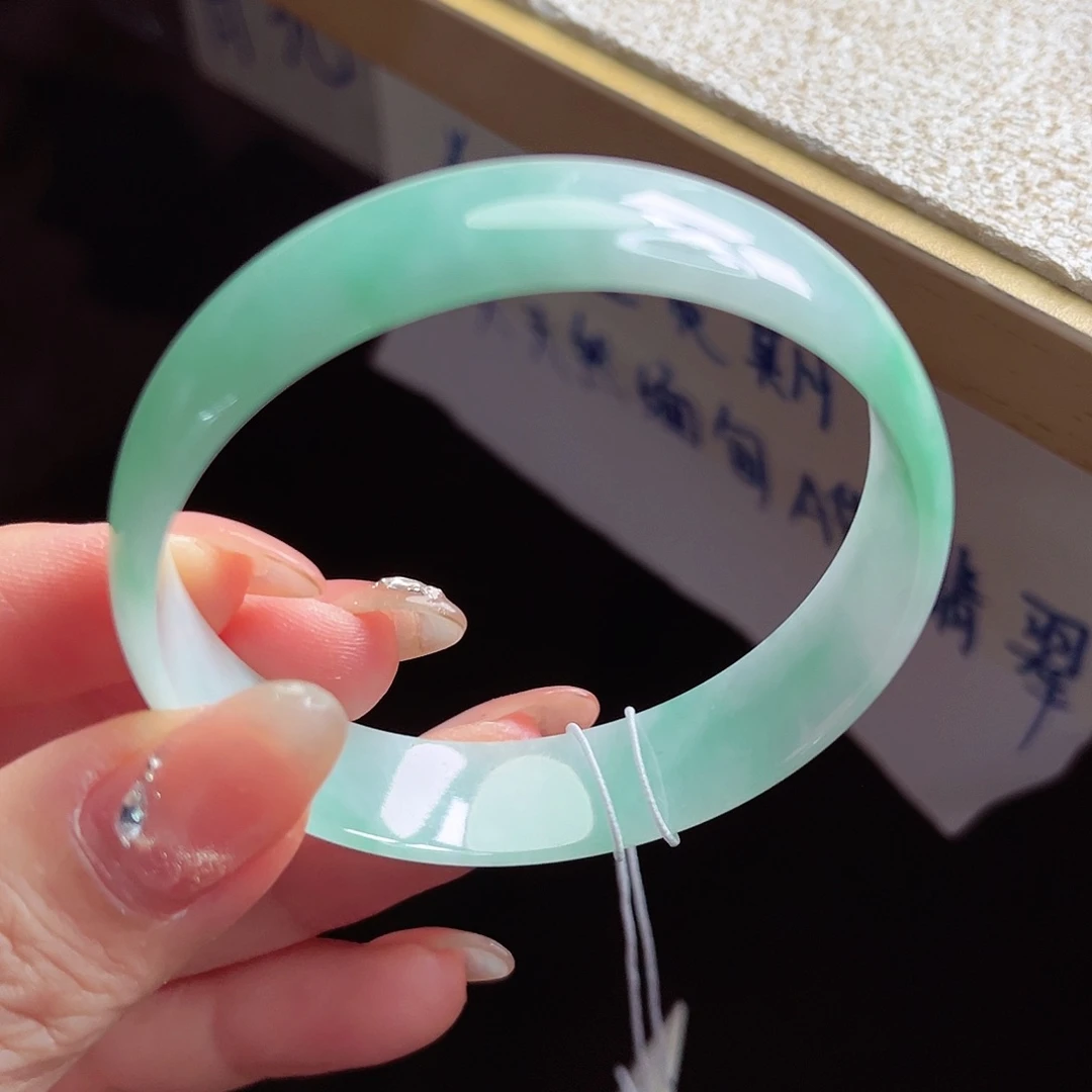 翡翠未镶嵌手镯手镯