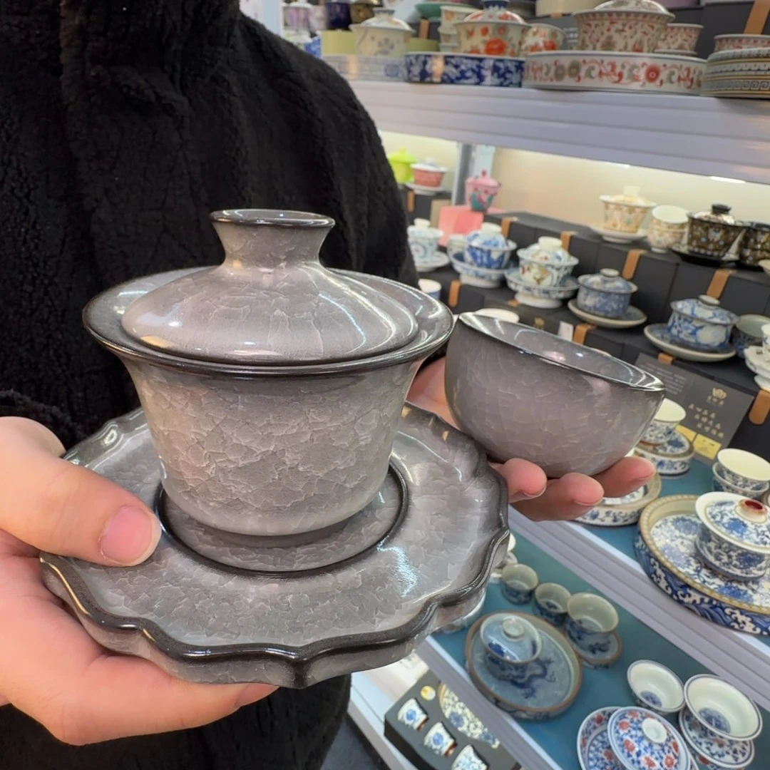 这些盖碗很漂亮我很喜欢！！