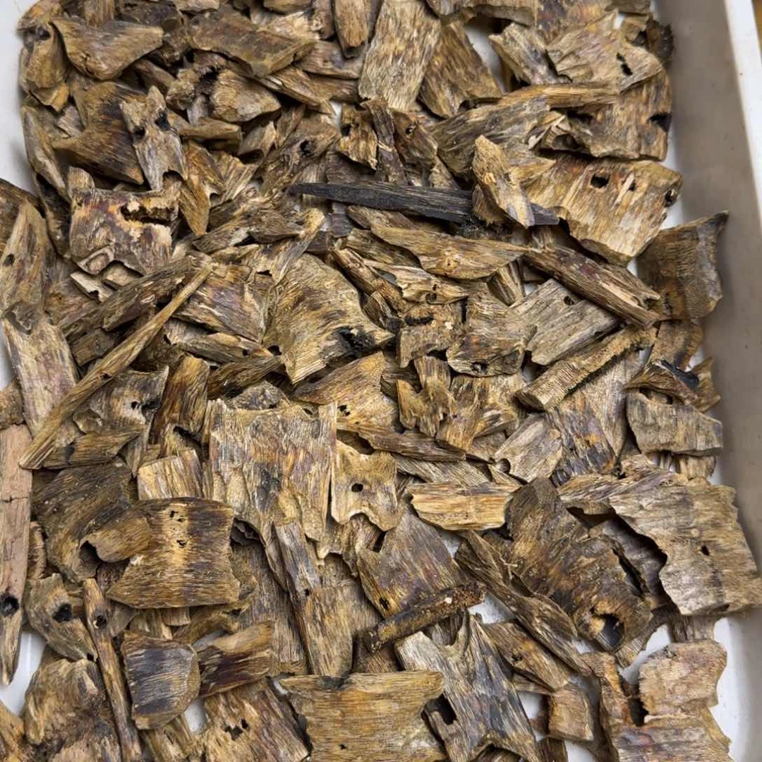 沉香手把件乌身白棋品种块料100克➕多样性发货