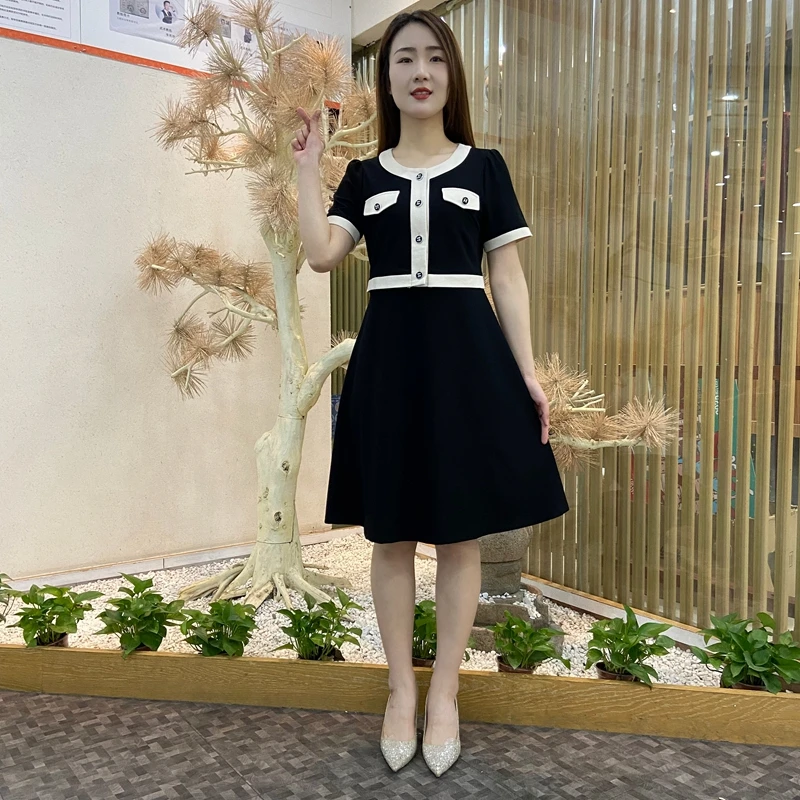 夏季新款时尚休闲圆领短袖假口袋连衣裙2025减龄显瘦气质小黑裙子