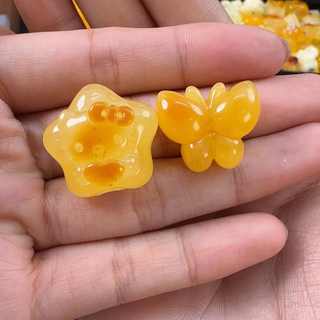 琥珀未镶嵌珠宝奇石朵*?