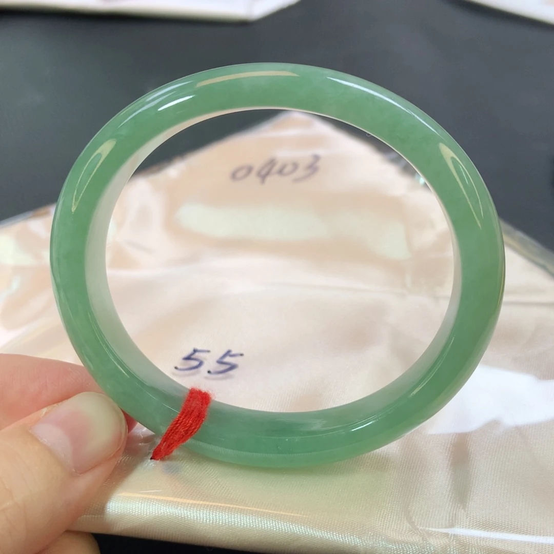 翡翠手镯（贵妃镯）未镶嵌0403号