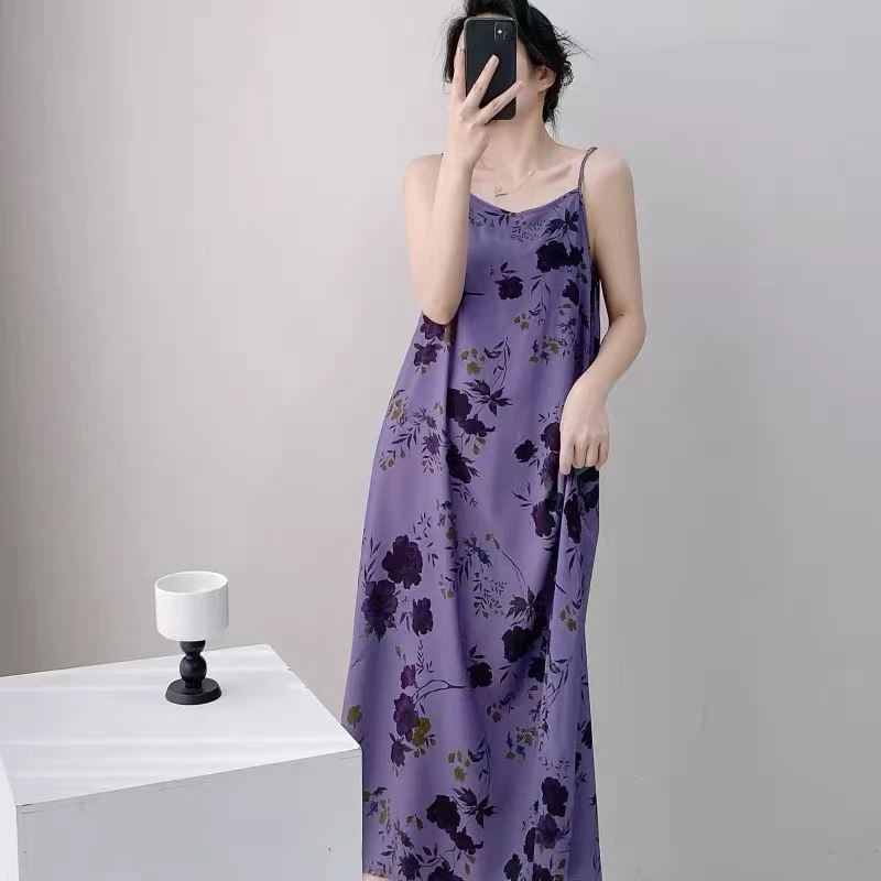 新款吊带棉绸睡裙度假风长裙女洋气直筒宽松显瘦内搭可外穿连衣裙