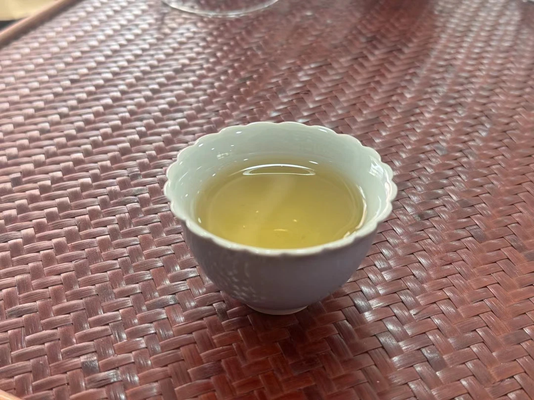 古树1号，汤香水柔，兰花香蜜香口感纯真饱满喉韵深，挂杯明显