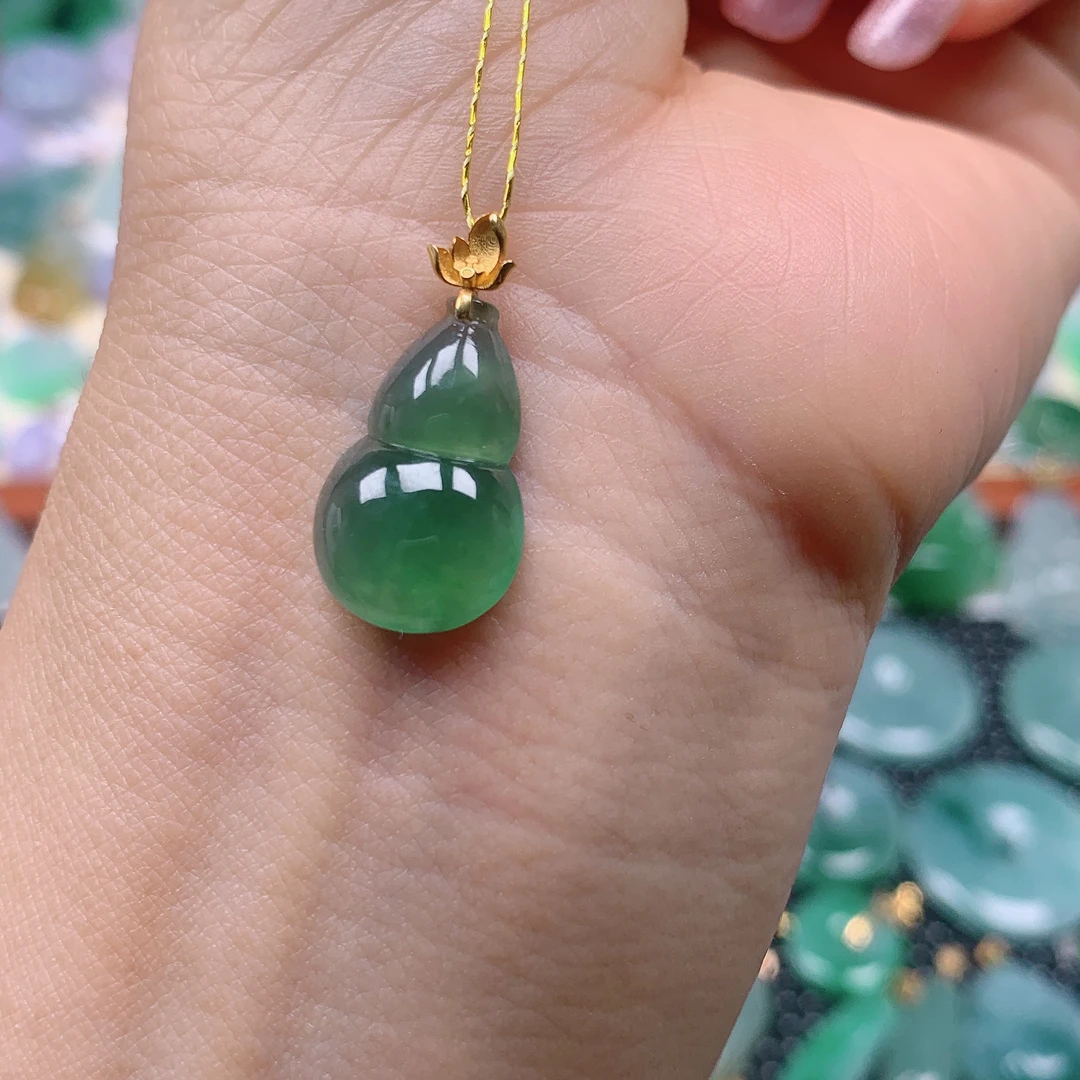 缅甸天然A货翡翠，冰晴葫芦 编号29/428尺寸18.3-11.8-4.6