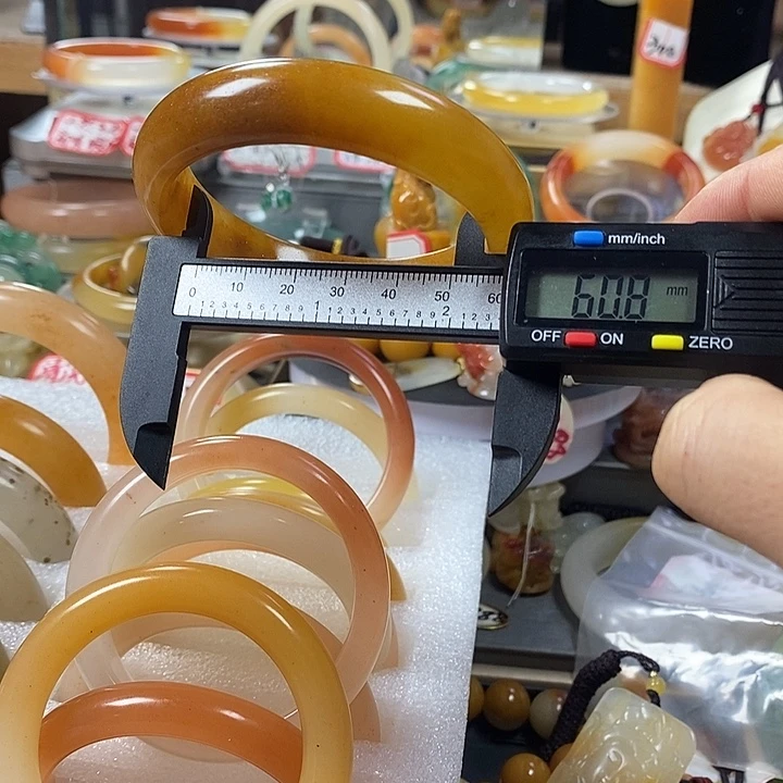 石英质玉（黄龙玉）合金手链