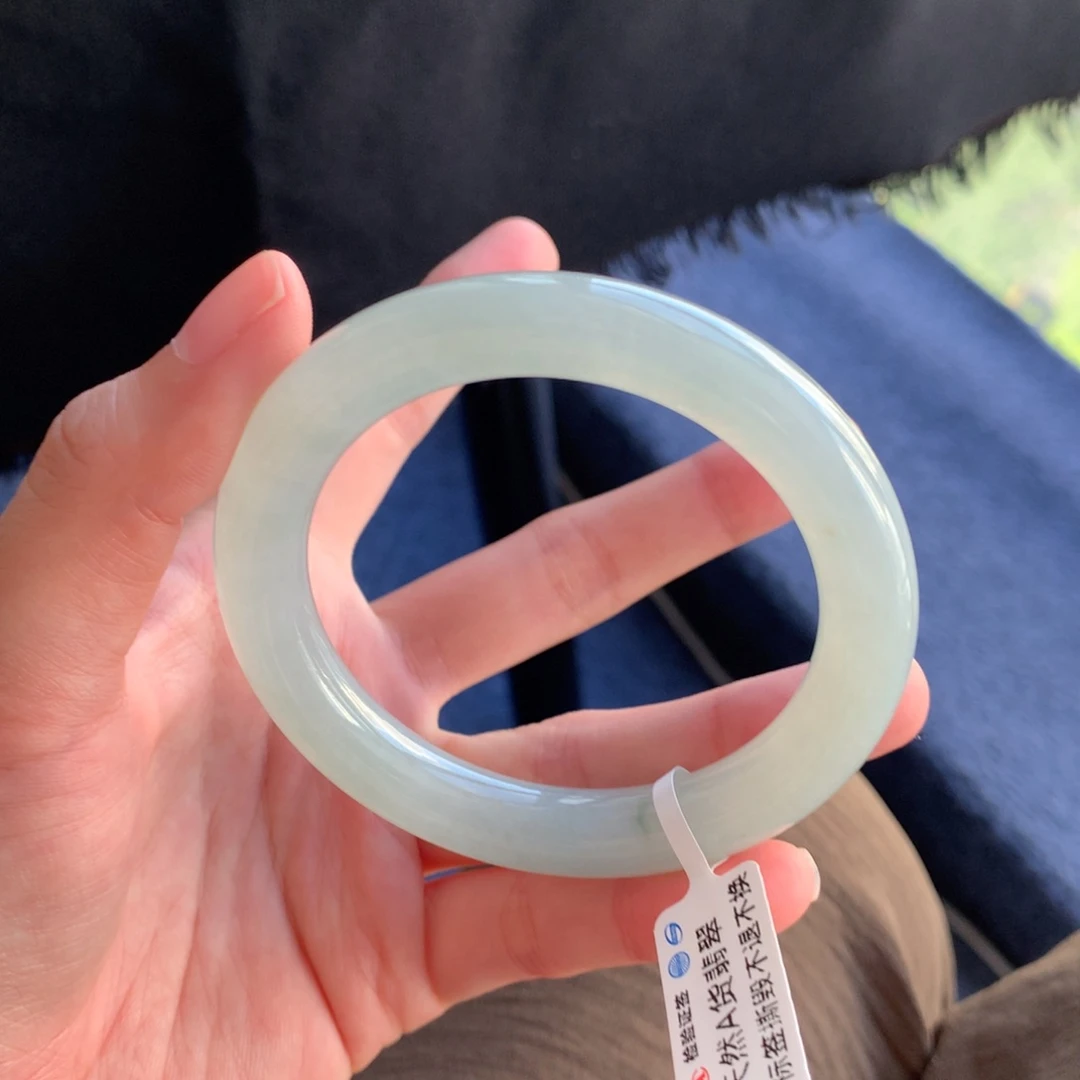 翡翠手镯未镶嵌手镯