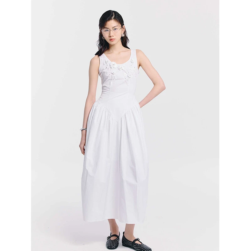 KotWai Ngai 25SS春夏系列纯棉手工立体花朵钉珠褶皱修身连衣裙女