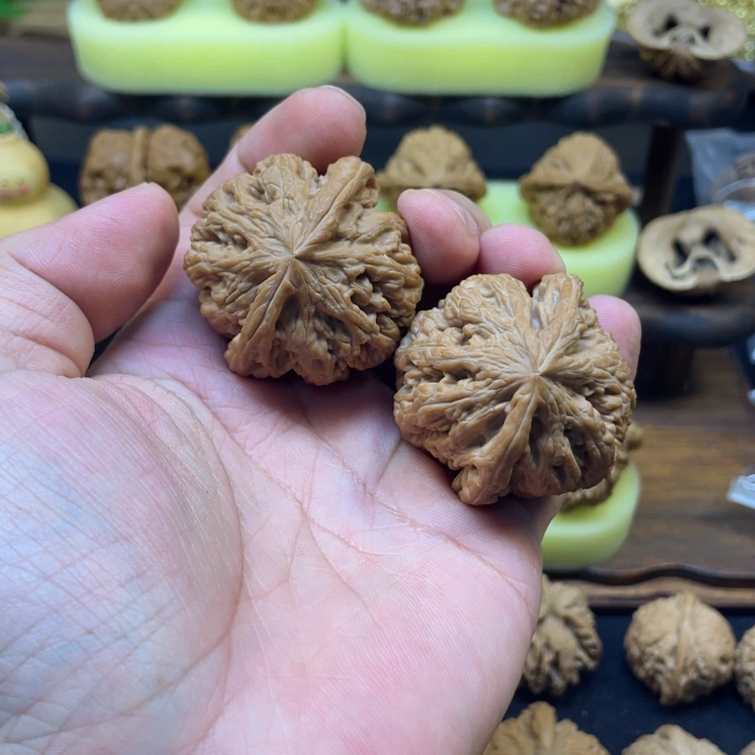 文玩核桃吊坠粗筋