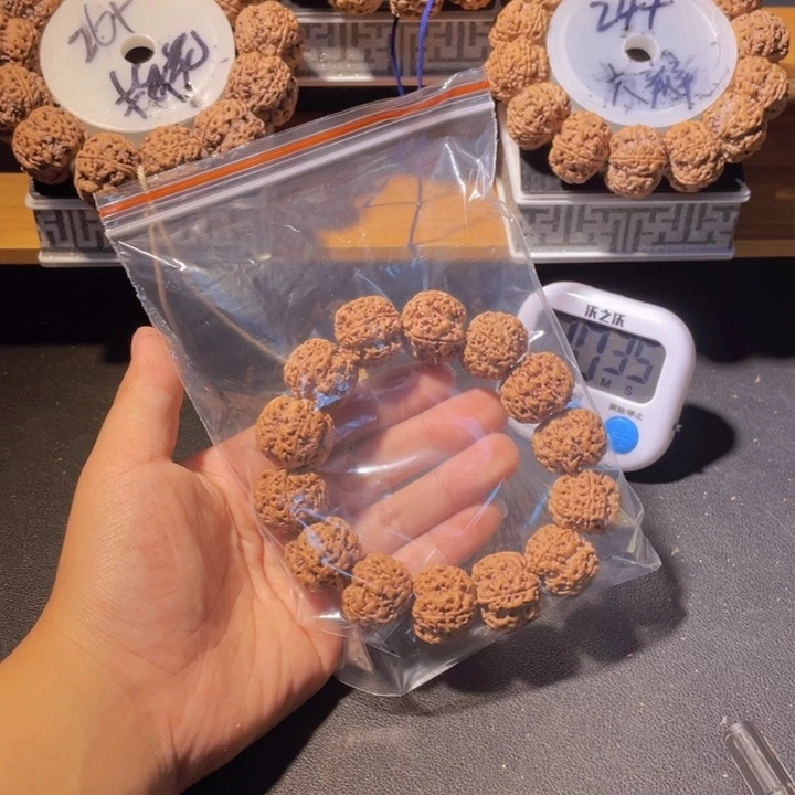 坦***李手串金刚菩提这个