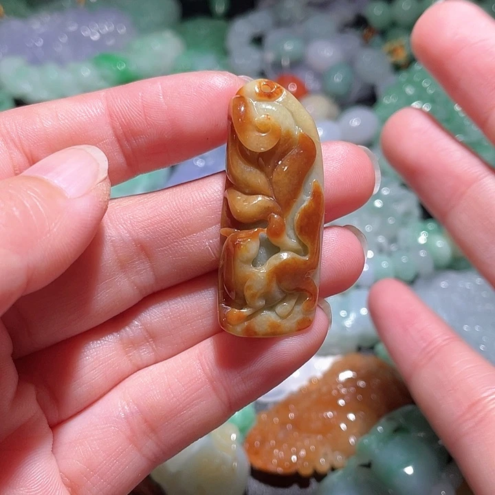 颈饰未镶嵌翡翠天