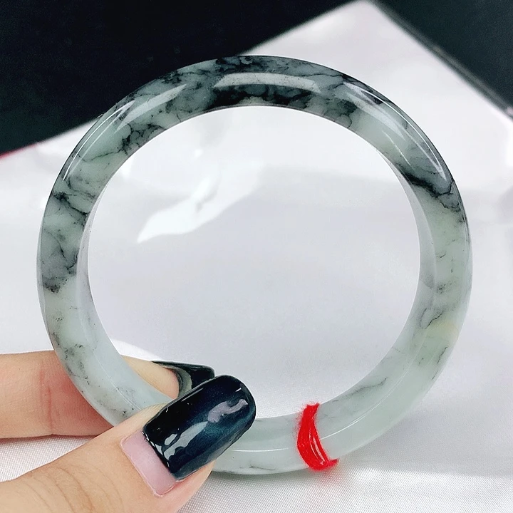 翡翠手镯未镶嵌圈58，2018